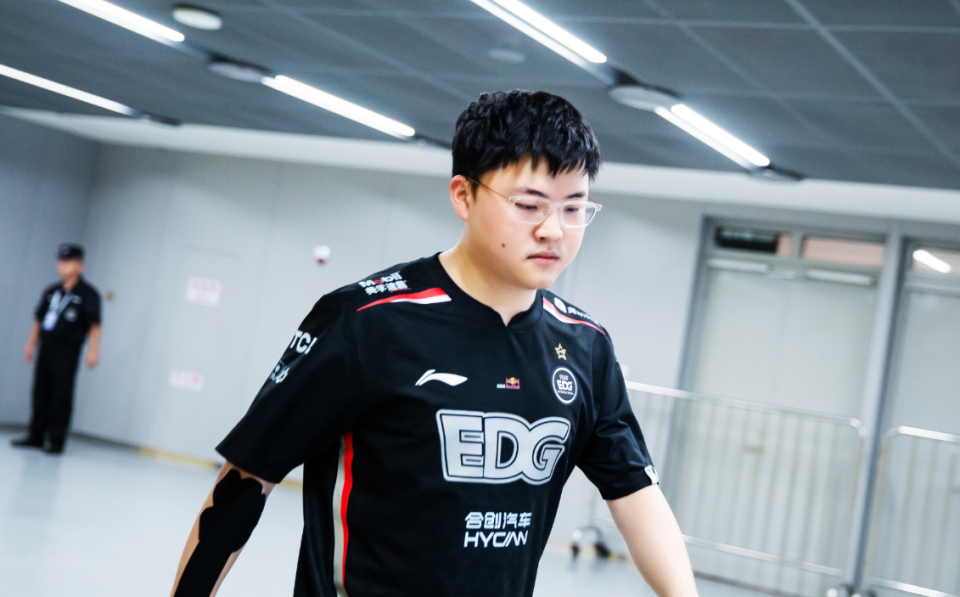 爱游戏体育-美国队带队取胜！，Uzi重要时刻重要助攻再创辉煌时刻