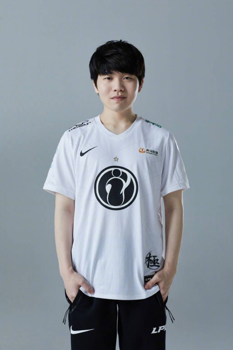 爱游戏体育-曼联最新教练