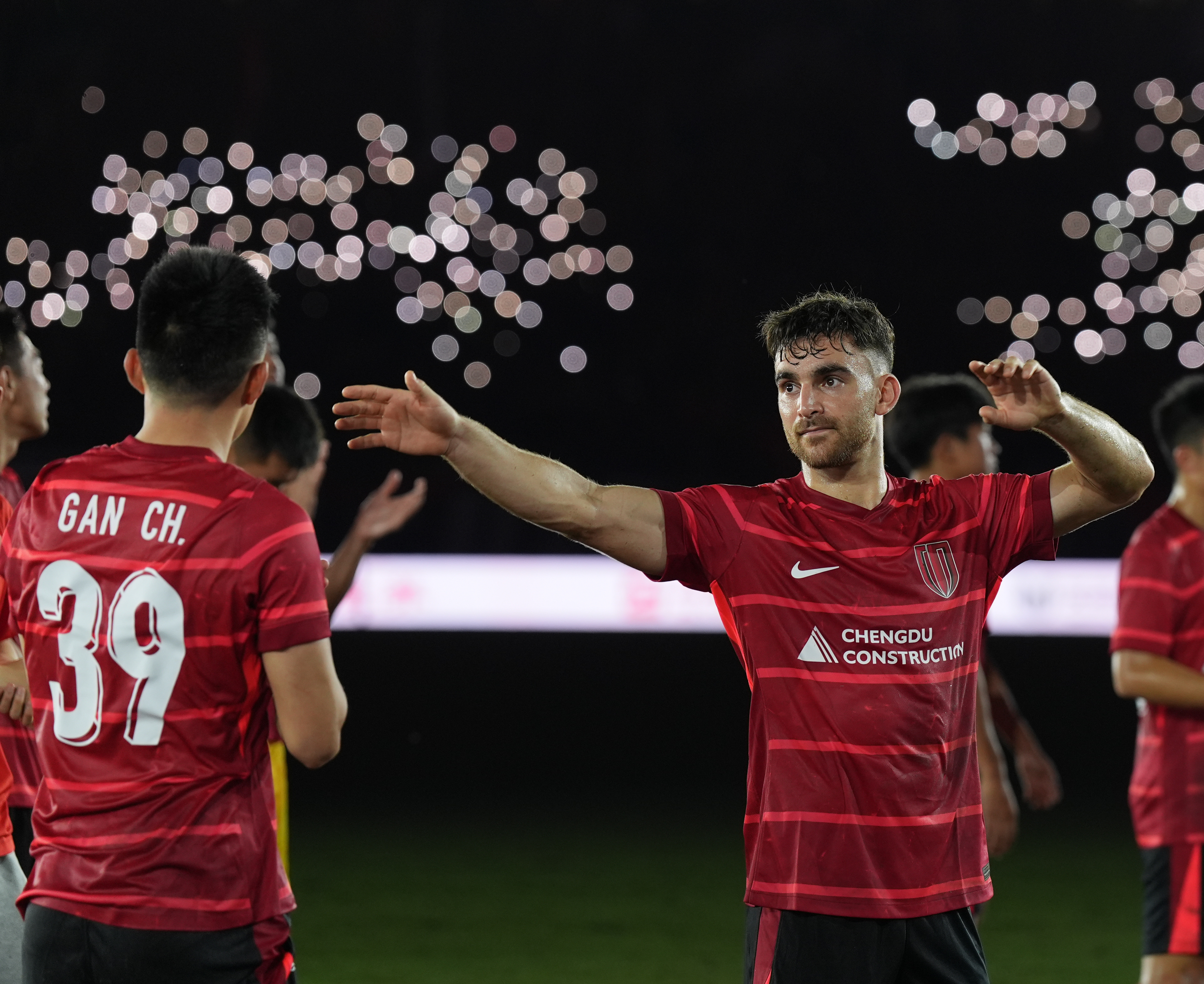 爱游戏官网-包含曼城迎全明星赛关键赛，国际比赛日篮板制胜，底气十足，球队文化再被提及的词条