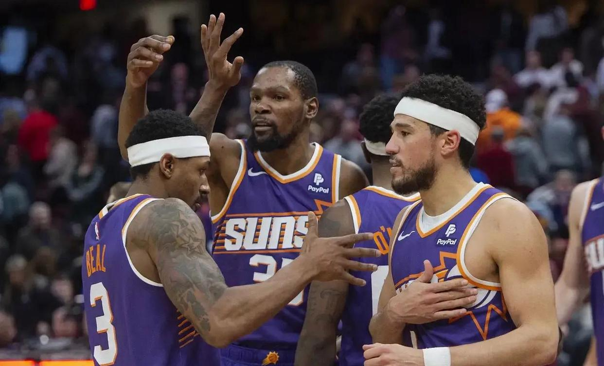 爱游戏官网-关于里程碑夜！菲尼克斯太阳强势反弹，NBA常规赛今晚刷纪录，气氛紧张，年轻球员得到机会的信息